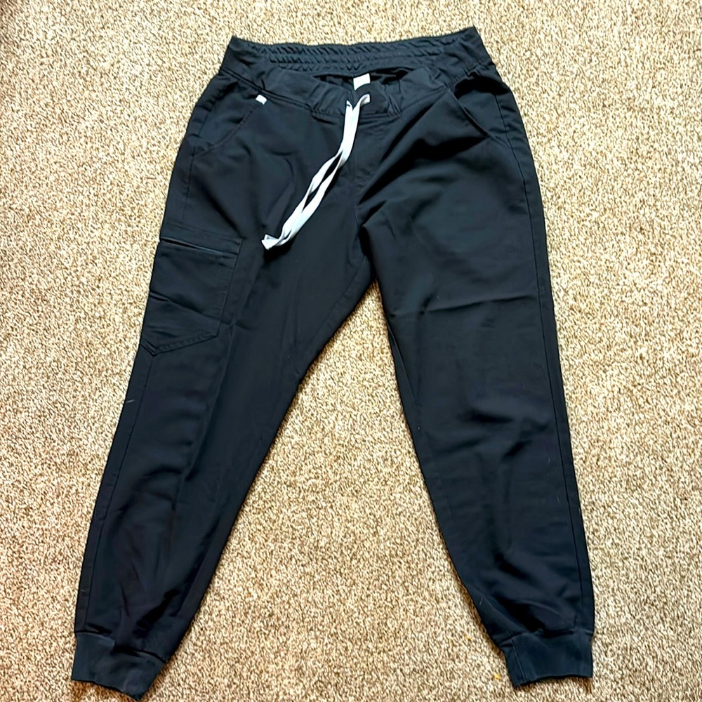 FIGS size large Zamora scrub bottoms.